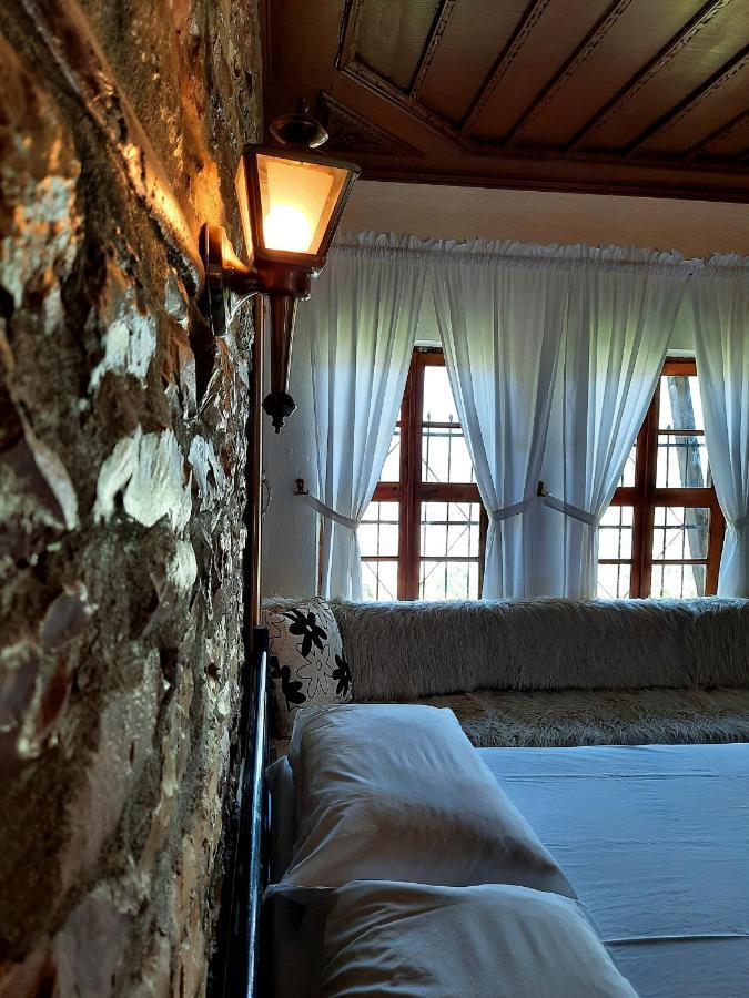 Stone Rooms 1850 Gjirokastër Exteriör bild