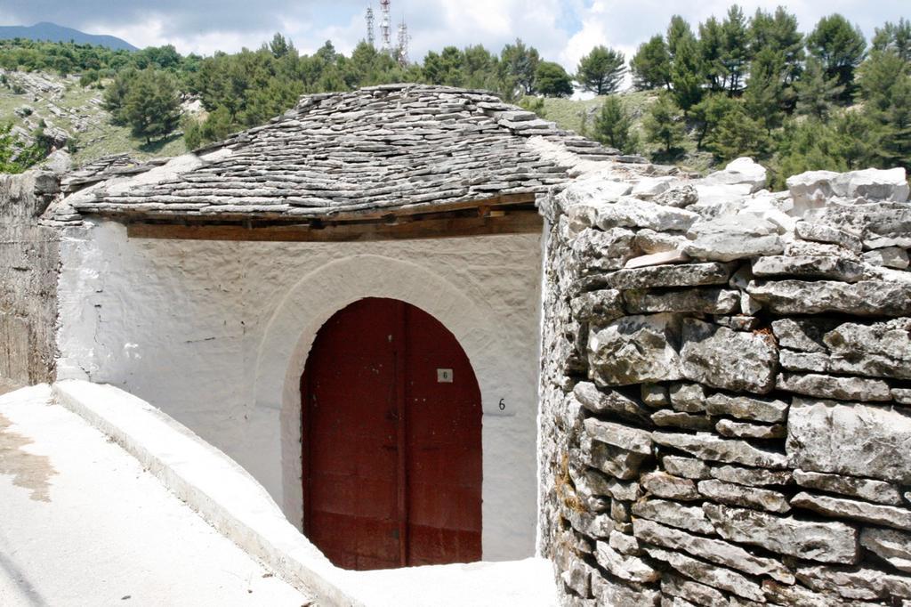 Stone Rooms 1850 Gjirokastër Exteriör bild