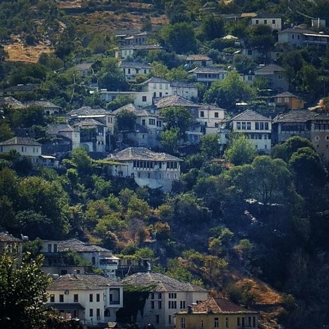 Stone Rooms 1850 Gjirokastër Exteriör bild